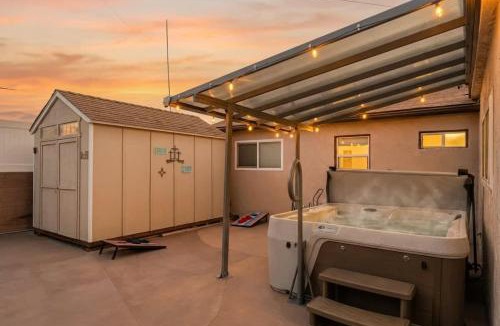 Lemon Grove House | Large Home Hot Tub Firepit BBQ Attached Studio