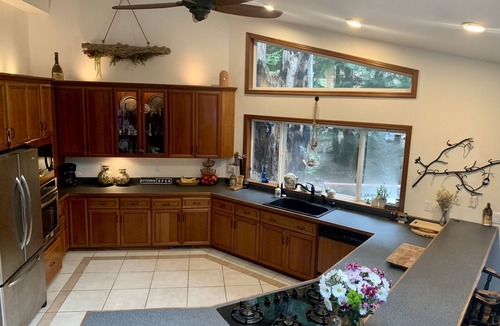 Fortuna House | Large house Up in the Redwoods perfect for large families. Pet friendly.