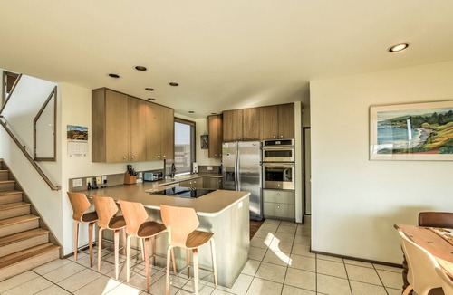 Sea Ranch House | Large Ocean Front home Dog Friendly located on Wild Iris