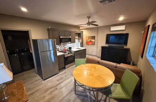 Alhambra Apartment | Large One Bedroom Casita in Midtown Phoenix