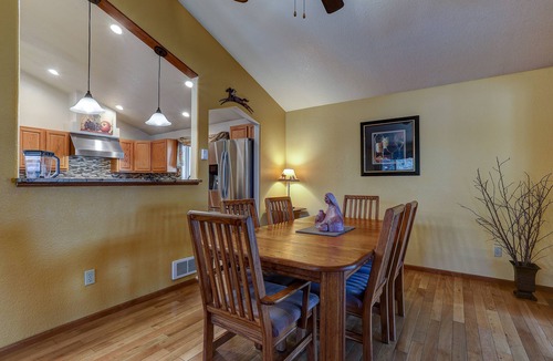 Larkspur House | Larkspur Trail - Pool Table, Gourmet Kitchen, Outdoor Living