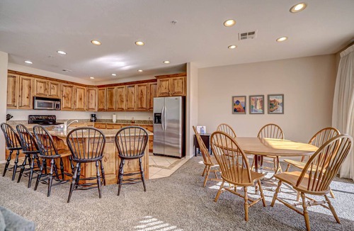 St. George Condo | Las Palmas All Inclusive Amenities Resort | 3 bathrooms | Plush New Carpet | Poolside | 1708