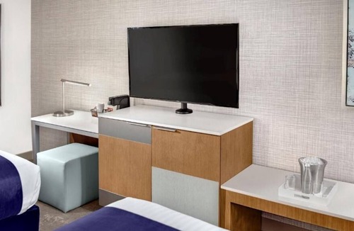 Gateway District House | Las Vegas Dream! 2 Modern Units, 2 Pools, Onsite Casino, FREE Parking!