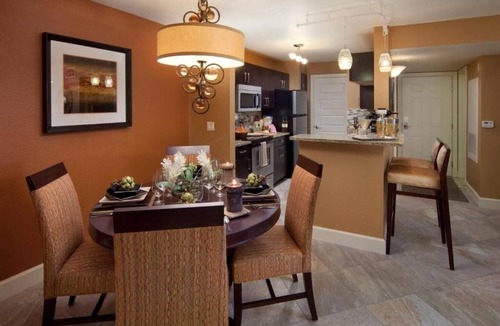 Las Vegas Hotel | Las Vegas Lights Await – 3 Modern Villa w/Balcony + Pools & Arcade Fun