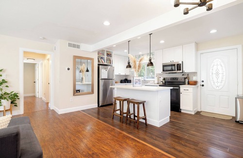 Cully House | LAUREL HOUSE : A Quiet Oasis in NE Portland