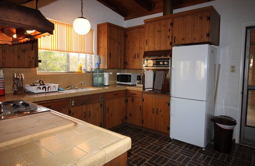 Joshua Tree House | Lava House - Mid-Century Modern! Vintage Vibes & Modern Conveniences.