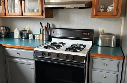 McKinleyville Cottage | Le Petit Cottage in the Redwoods