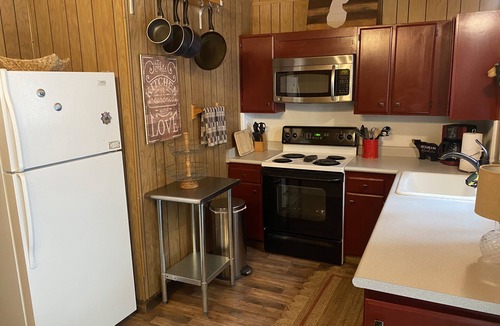 Pinecrest Condo | Leland Retreat - Condo in Beautiful Leland Meadows close to lakes & ski area