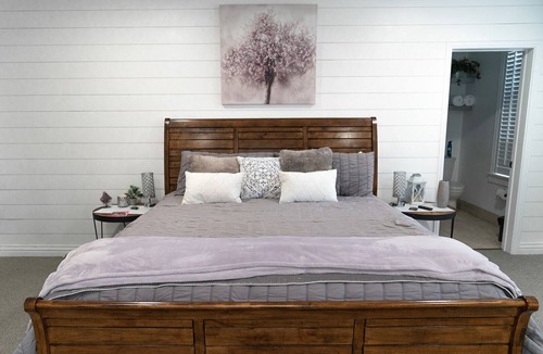 Zion National Park South Entrance Bed & Breakfast | Less than 10 minutes to Zion Nat'l Park Entrance, Newly renovated B&B in quiet town, with private en suite bathroom with e-bikes available for rental.