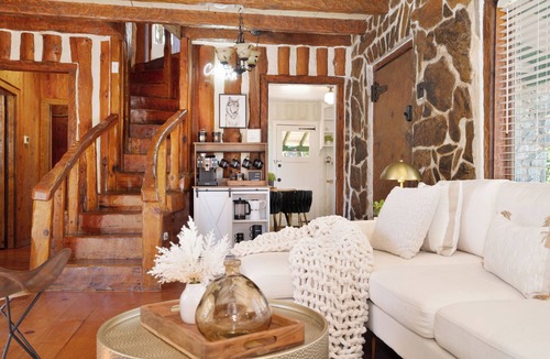 North Auburn Cabin | Lester Cabin 5min to Downtown Auburn 20min to Roseville next to Mountain Biking