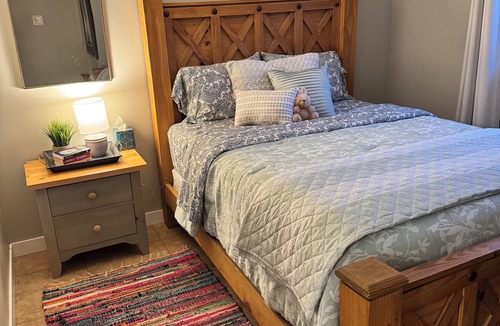New Harmony House | Life is good on the farm