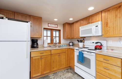 Newport Cottage | Lighthouse Lookout at Nye Beach * Ocean View