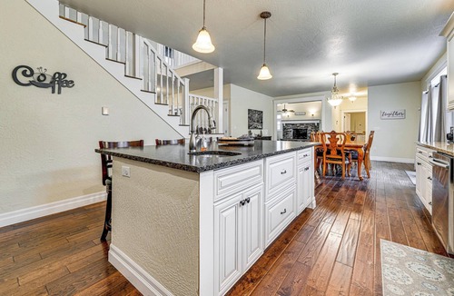Grants Pass House | Limpy Creek Access! Family Retreat in Grants Pass