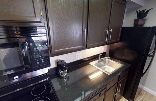 Brea Hotel | Listing photo 3 Units: Pet-Friendly Kitchen Suite 2 mi to Carbon Canyon Regiona