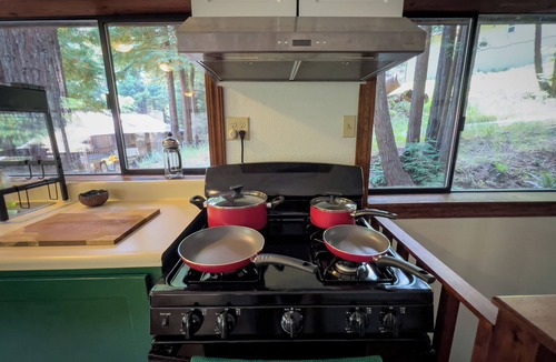 Garberville House | Little House in the Redwoods with hot tub!