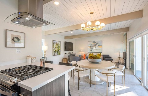 Sunmor House | Little Palm Lookout | Stunning Mountain Views