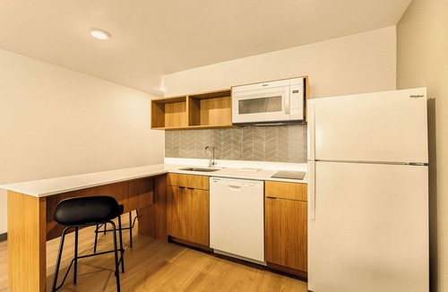 Surprise Hotel | LivAway Suites Phoenix-Surprise