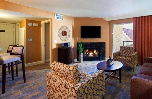 Las Vegas Hotel | Live the Villa Life | 5 Pools, Game Room, Full Kitchen & BBQ Grills