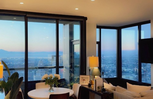 Lakeside Apartment | LIVING IN THE CLOUDS + DAYDREAMING FOR MILES! INCREDIBLE 270 DEGREE BAY VIEWS!