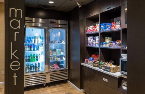 Nut Tree House | Located across from Outlet shopping and EV charging stations