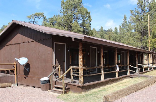 Alpine Apartment | Located in beautiful Alpine, AZ at the historic Tal-wi-wi lodge.