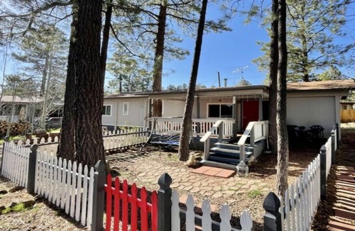 Munds Park House | Located in Munds Park on a quiet location