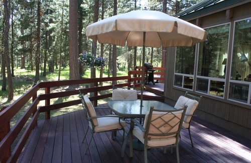Black Butte Ranch Cabin | Located in private cul-de-sac with meadow. Rare opportunity. 3 nt min in summer
