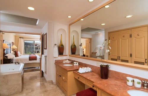Cabo San Lucas Condo | Located on the pristine medano beach