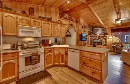 Moonridge Cabin | Location, Location, Location! Emerald Isle Cabin