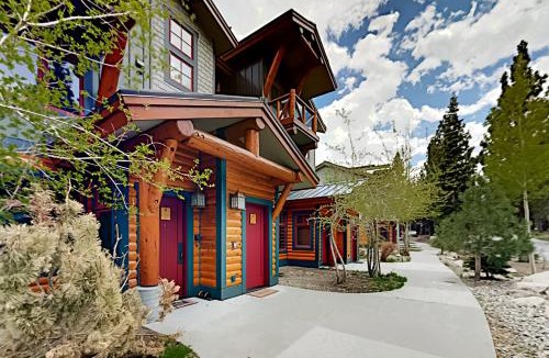 Crooked Pines Apartment | Lodestar Cabins