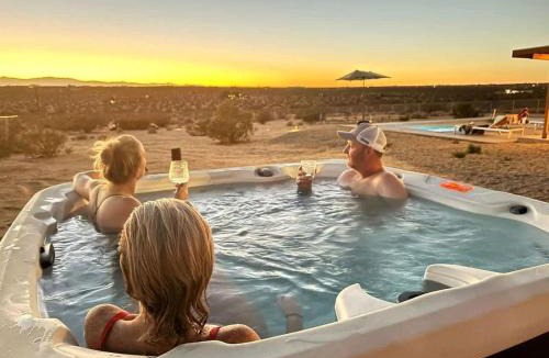 Twentynine Palms House | Loma Vista - Pool Spa Outdoor Movies Meditation