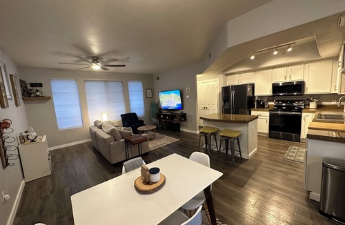 Deer Valley House | Long Term Gem in the North Phoenix Desert, near ample amenities