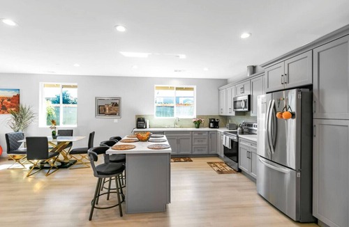 Pinole House | Long-Term Luxury Home, Private Hot Tub near Napa