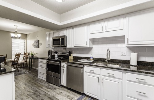 Germantown Condo | Long-Term Stays - Germantown 2br/2ba