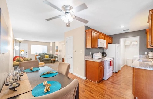 Visalia Apartment | Longer Stays for Travelers- Apt Blocks from Hospital, Downtown