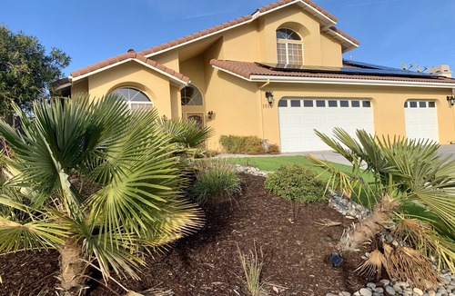 Paso Robles House | Longer stays with pup!Casual elegance & comfort close to downtown and wineries.