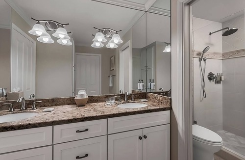 Napa Hotel | Look No Further! 3 Convenient Suites w/Free Parking, Private Kitchen, Pool!