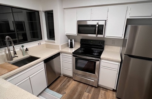 Del Rey Oaks Apartment | Look No Further! Relaxing & Centrally Located; Laguna Seca, Beach, Airport