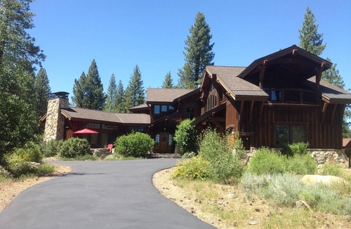 Truckee House | Lookout Lodge at Old Greenwood - Lake Tahoe-Northstar-Golf & Heated pool Hot Tub