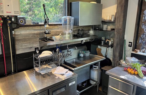 Glencoe Cabin | Lovely 1-bedroom cabin in Pioneer plus camping and Rv Sites w/10 person hot tub