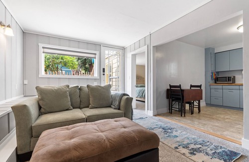 West Alameda House | Lovely 1-bedroom Oasis with Patio/Private Entry