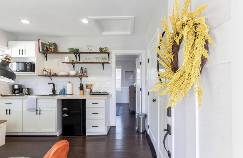 North Oak Park House | Lovely 1BR 1BA Suite by Midtown & UCD Med Center