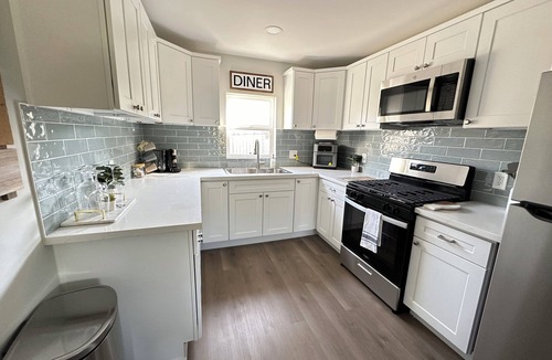 Los Angeles House | Lovely 3-bedroom townhome in vibrant Los Angeles Near Crypto