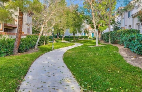 Riverside Condo | Lovely Condominium in the Hills