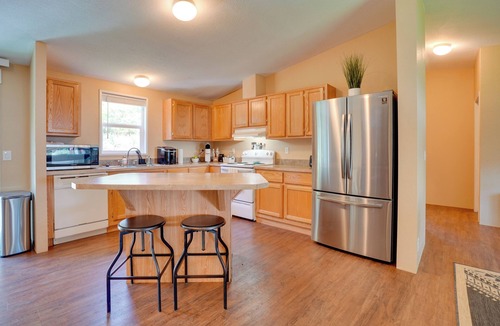 Detroit House | Lovely Detroit Home w/Deck - Walk to Town!