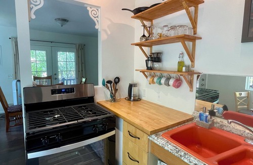 Hyampom Cottage | Lovely guest house in the wilderness of Trinity County along the Trinity River.