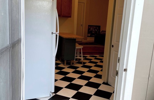 Freestone Apartment | Lovely guesthouse in Sebastopol, walk to town