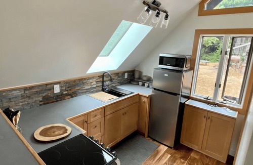 Fort Bragg Apartment | Lovely Guesthouse