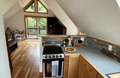 Fort Bragg Apartment | Lovely Guesthouse
