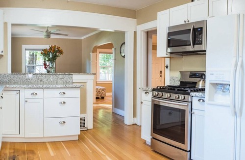 Chico House | Lovely House near Downtown, Your Home away from Home!